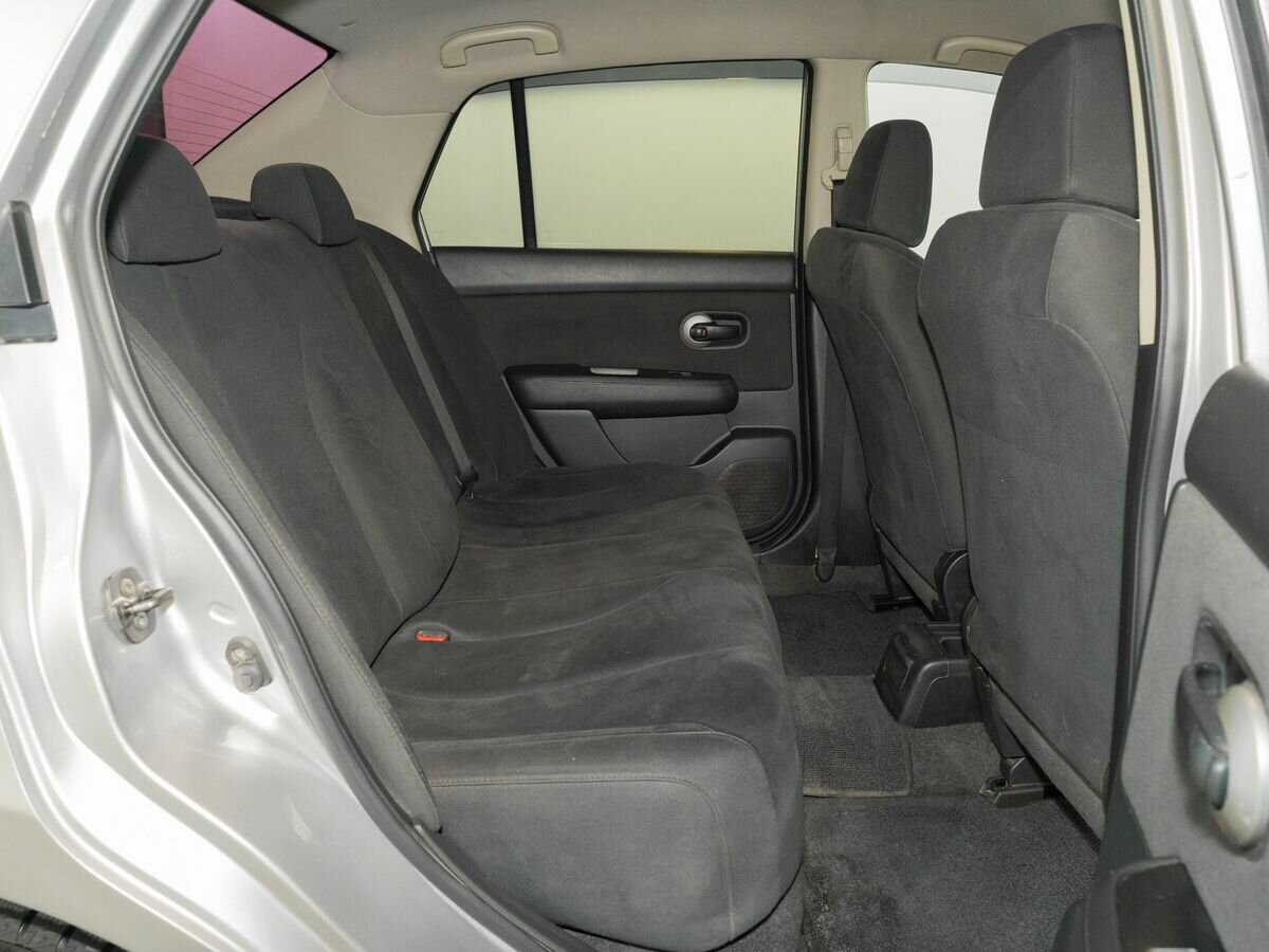 Nissan Tiida Latio 2007 - фото автомобиля