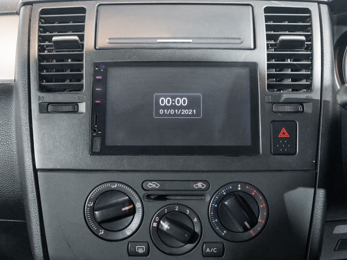 Nissan Tiida Latio 2007 - фото автомобиля