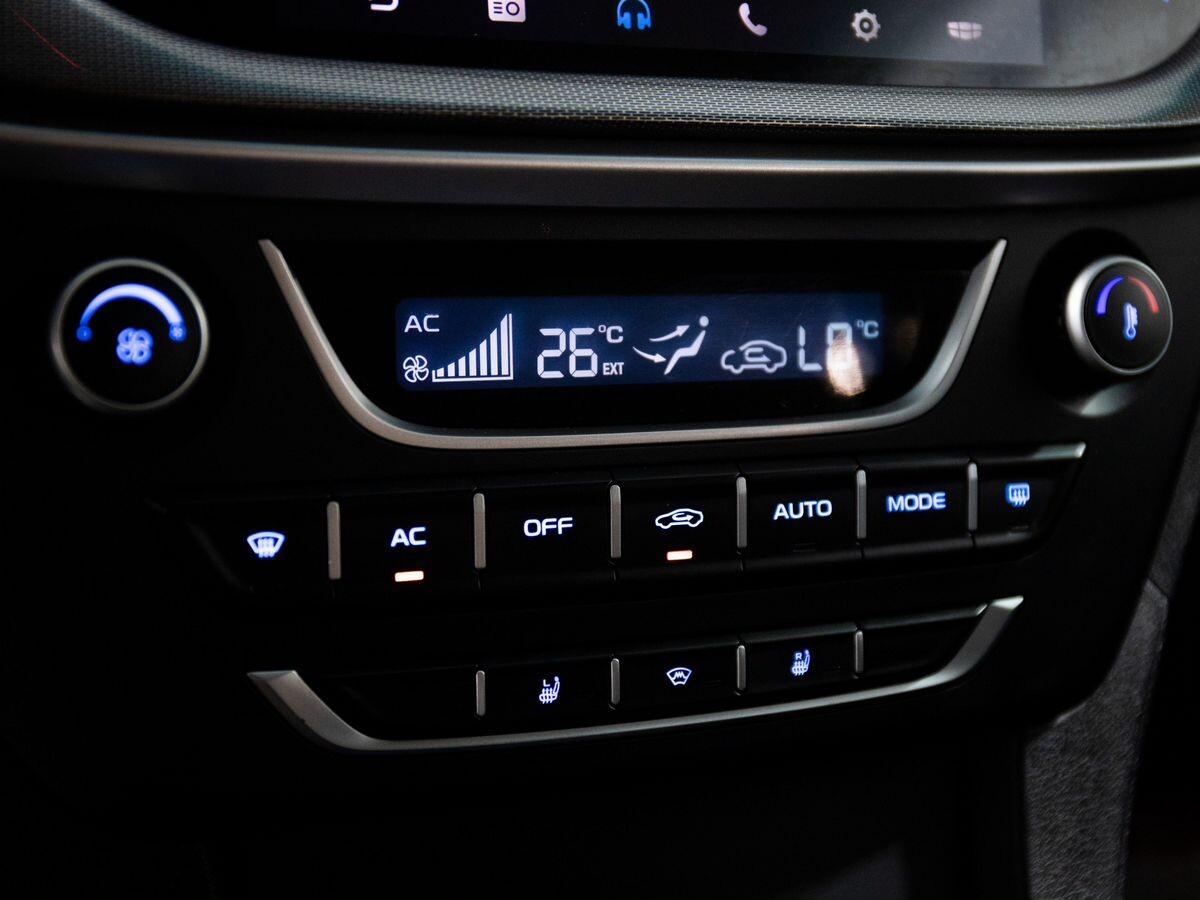 Geely Emgrand 2019 - фото автомобиля
