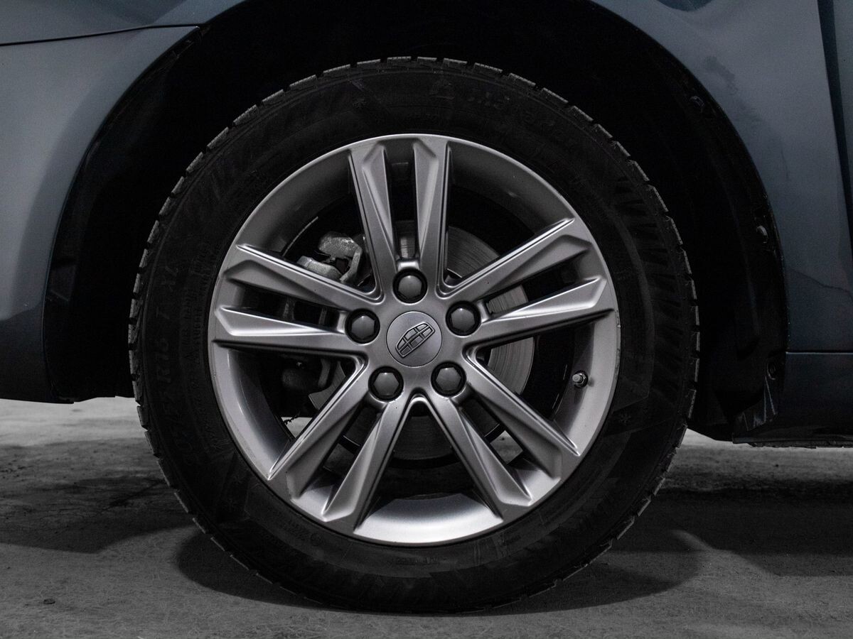 Geely Emgrand 2019 - фото автомобиля