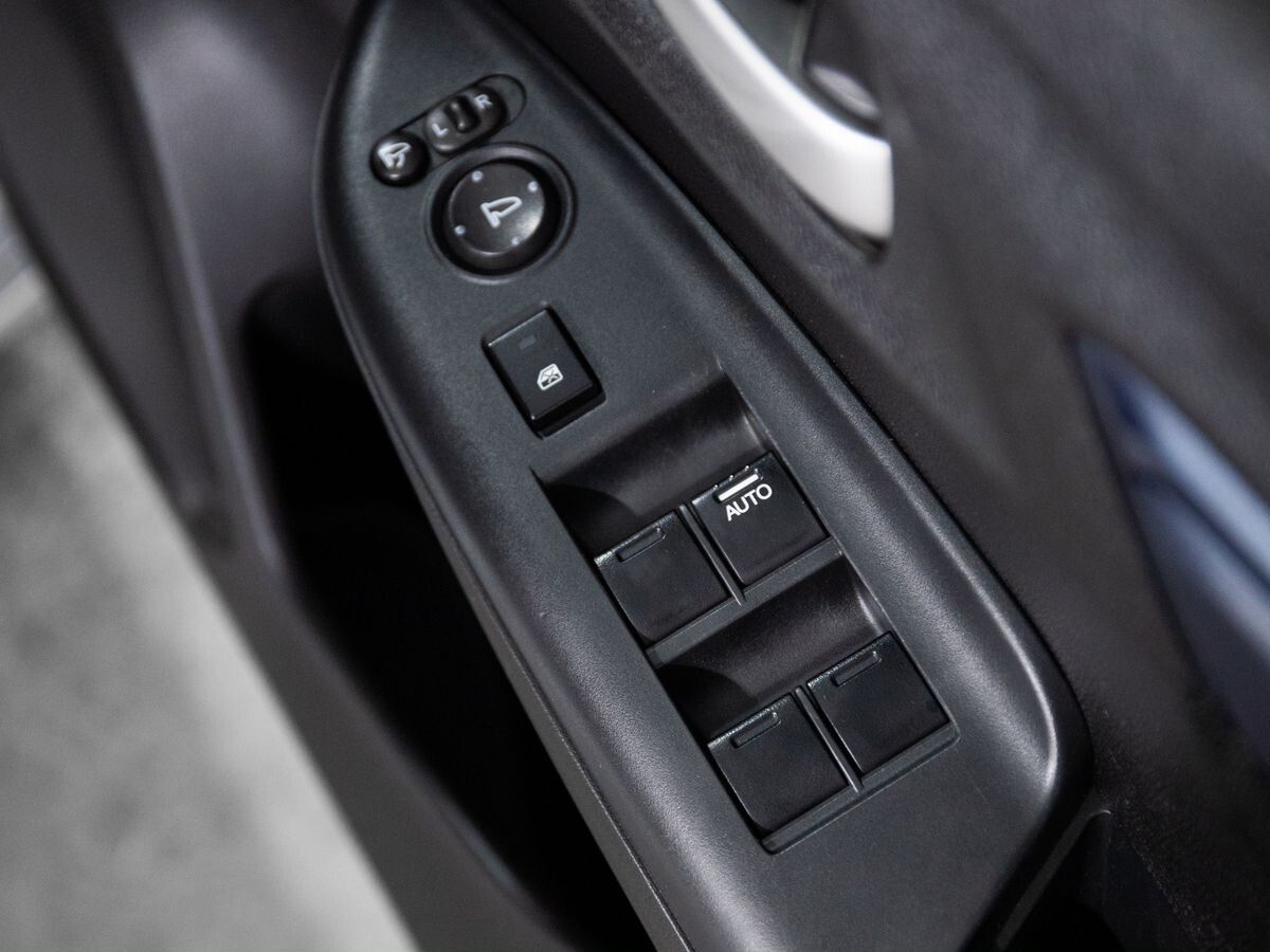 Honda Shuttle 2016 - фото автомобиля
