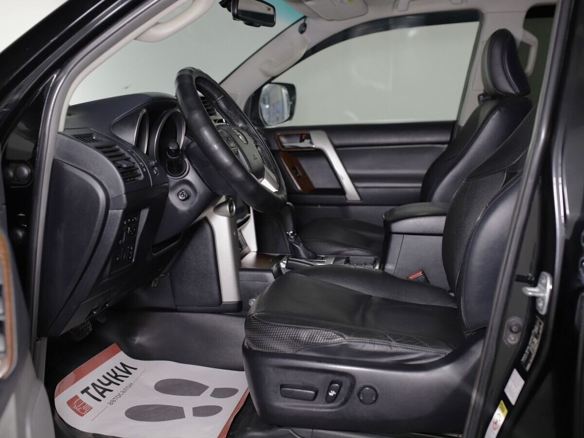 Toyota Land Cruiser Prado 2013 - фото автомобиля