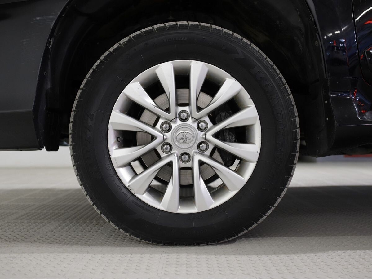 Toyota Land Cruiser Prado 2013 - фото автомобиля