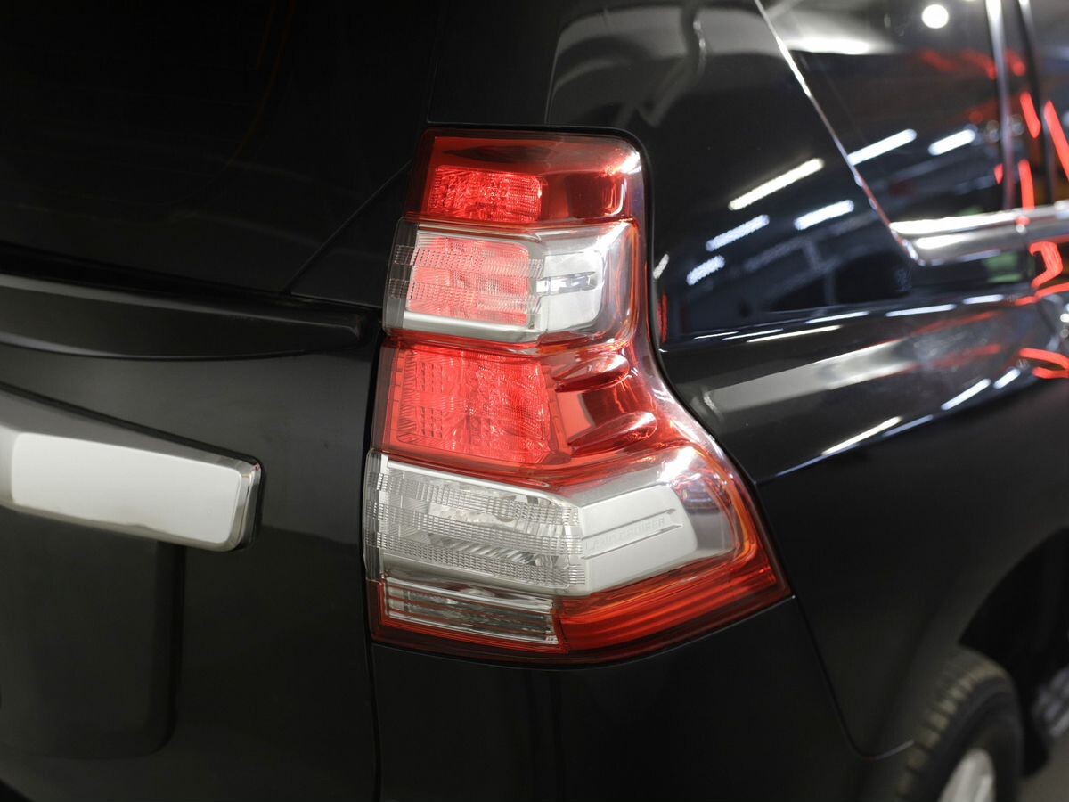 Toyota Land Cruiser Prado 2013 - фото автомобиля