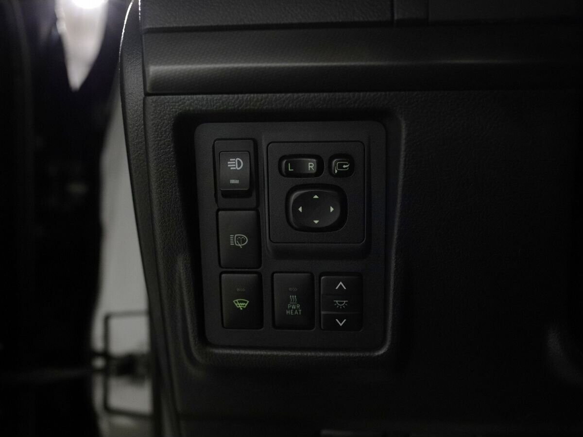 Toyota Land Cruiser Prado 2013 - фото автомобиля