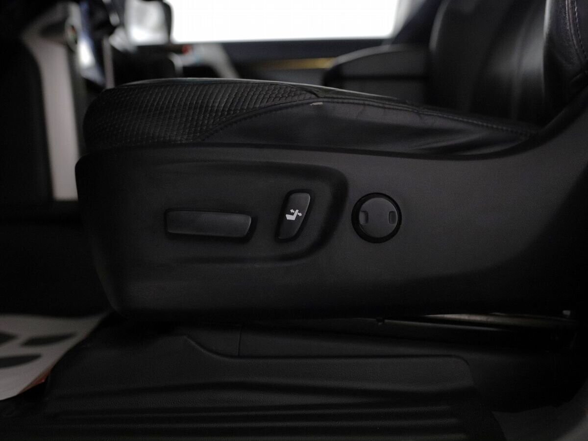 Toyota Land Cruiser Prado 2013 - фото автомобиля