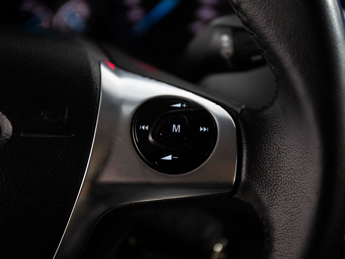 Ford Focus 2011 - фото автомобиля