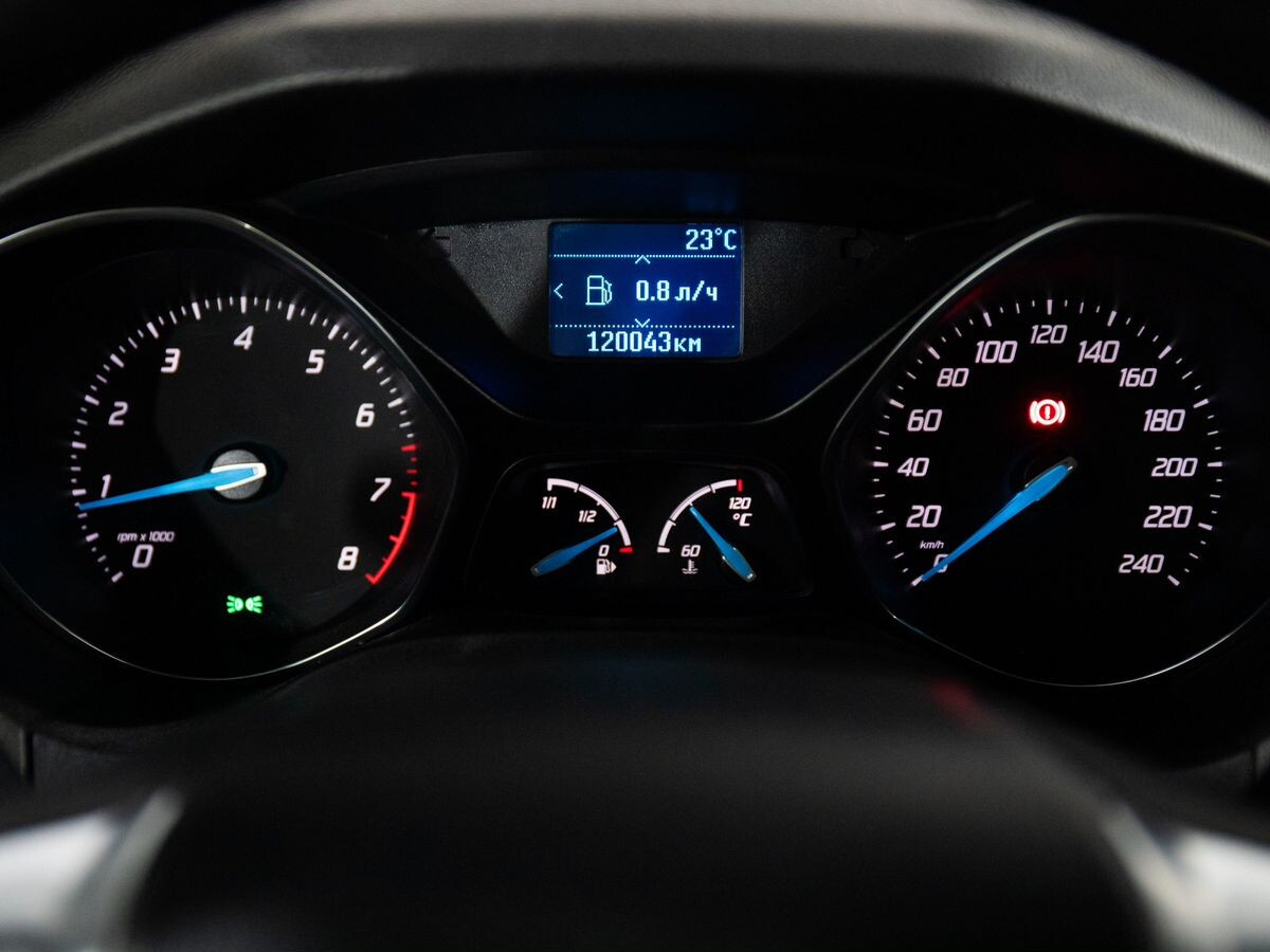 Ford Focus 2011 - фото автомобиля