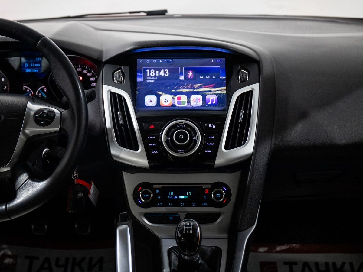 Ford Focus 2011 - фото автомобиля