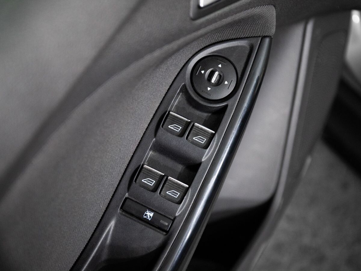 Ford Focus 2011 - фото автомобиля