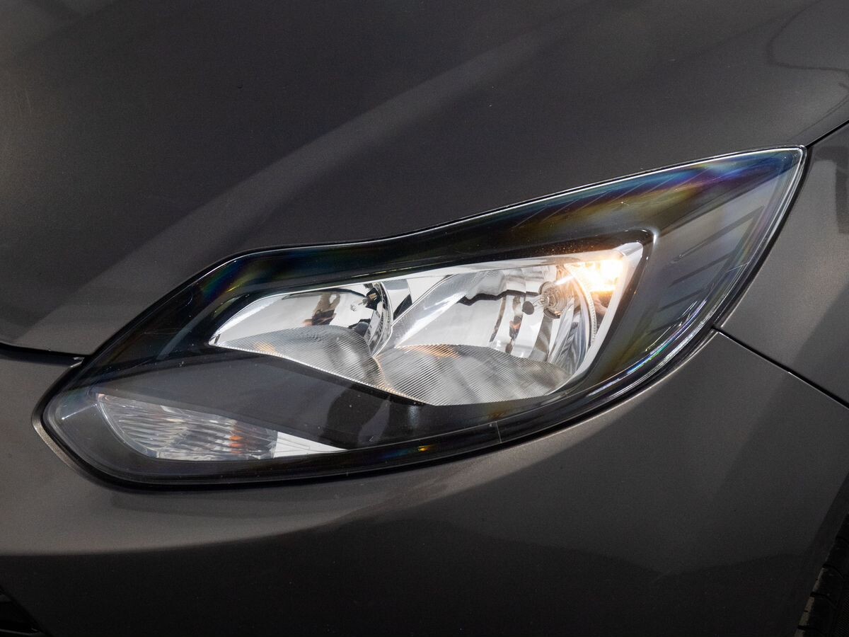 Ford Focus 2011 - фото автомобиля
