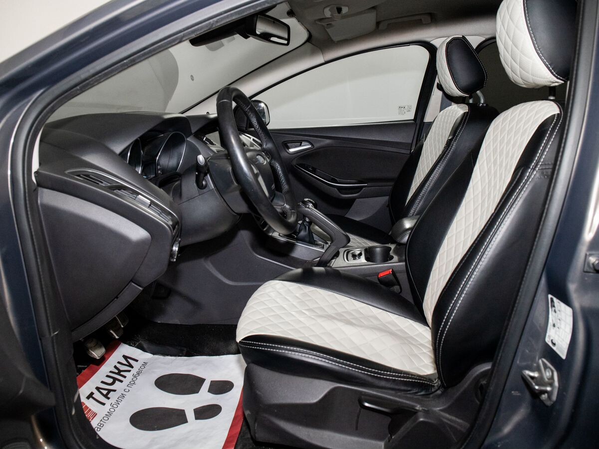 Ford Focus 2011 - фото автомобиля