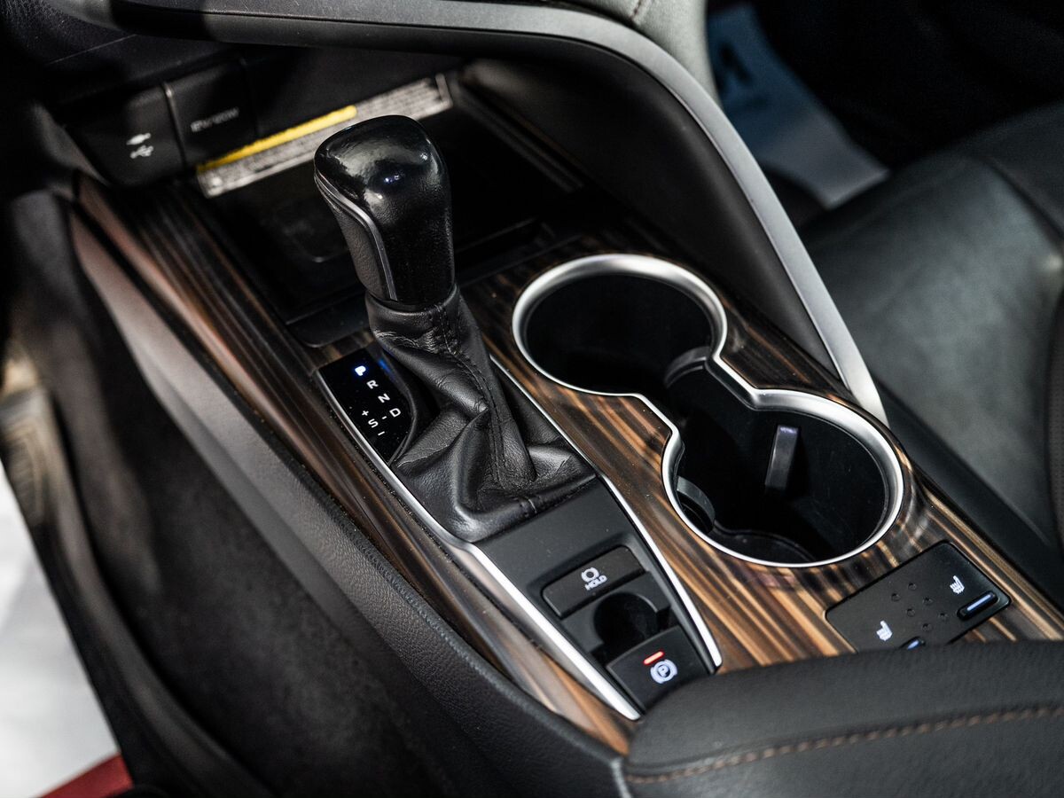 Toyota Camry 2018 - фото автомобиля