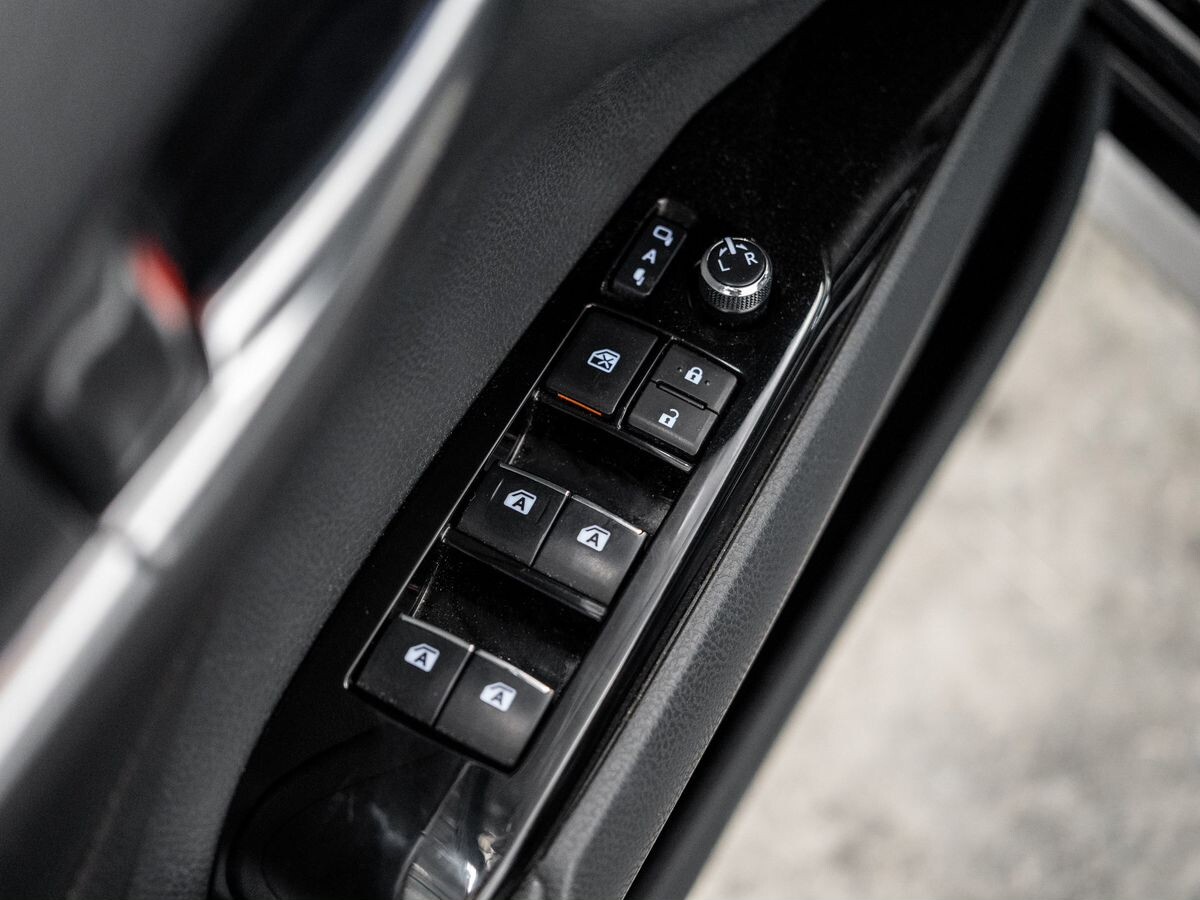 Toyota Camry 2018 - фото автомобиля