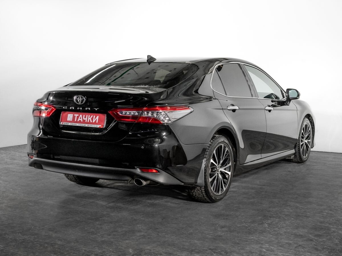 Toyota Camry 2018 - фото автомобиля