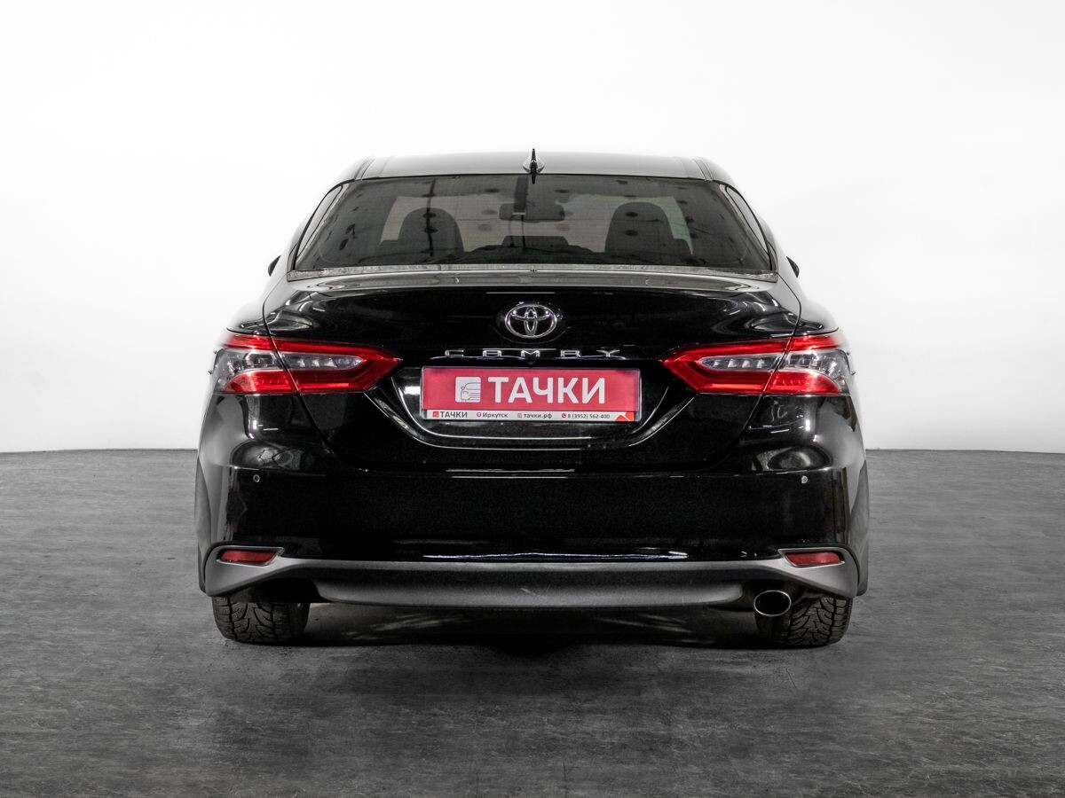 Toyota Camry 2018 - фото автомобиля
