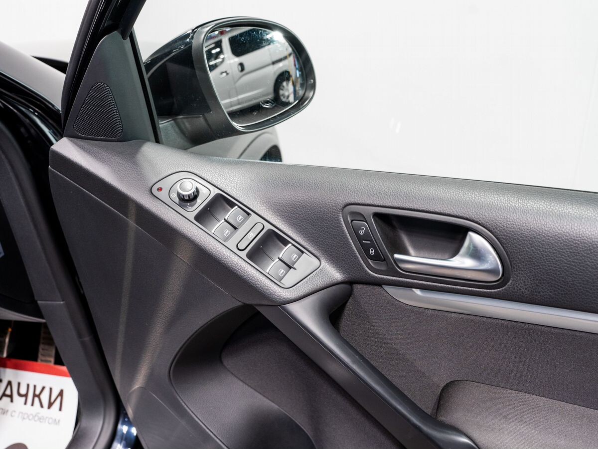 Volkswagen Tiguan 2013 - фото автомобиля