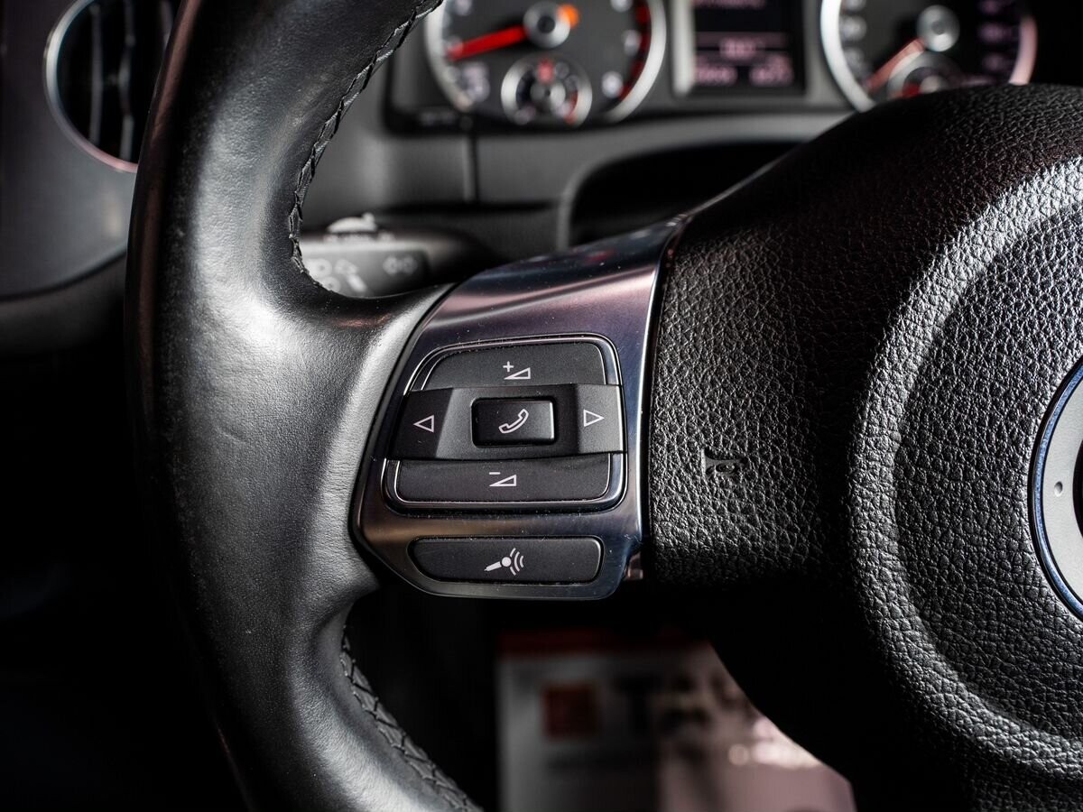 Volkswagen Tiguan 2013 - фото автомобиля