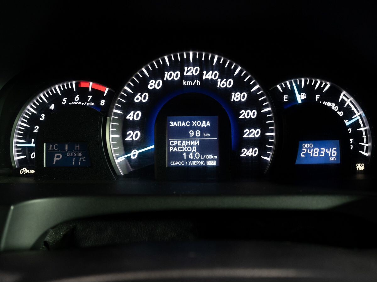 Toyota Camry 2011 - фото автомобиля