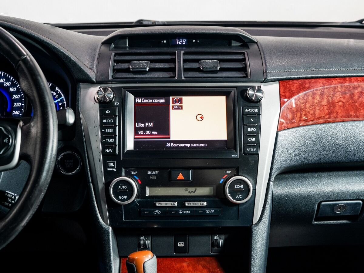 Toyota Camry 2011 - фото автомобиля