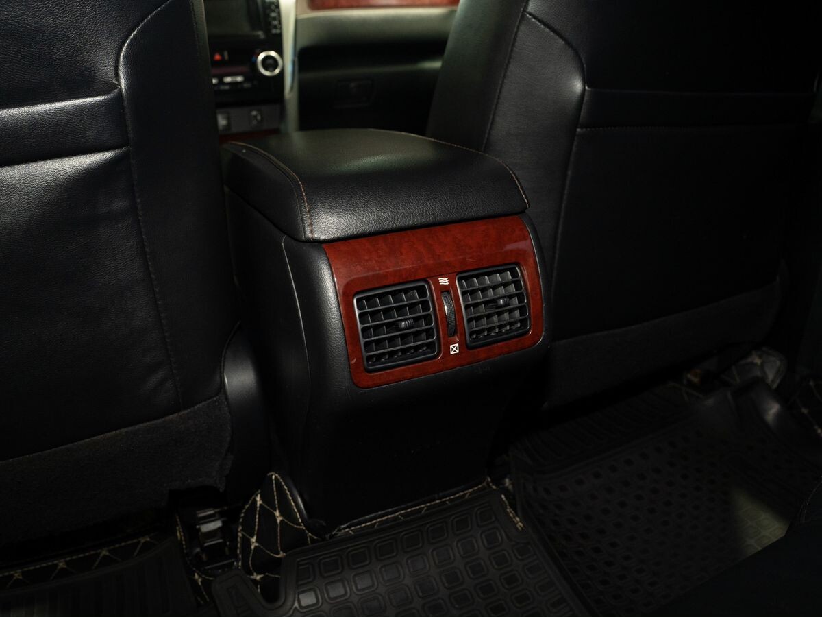 Toyota Camry 2011 - фото автомобиля