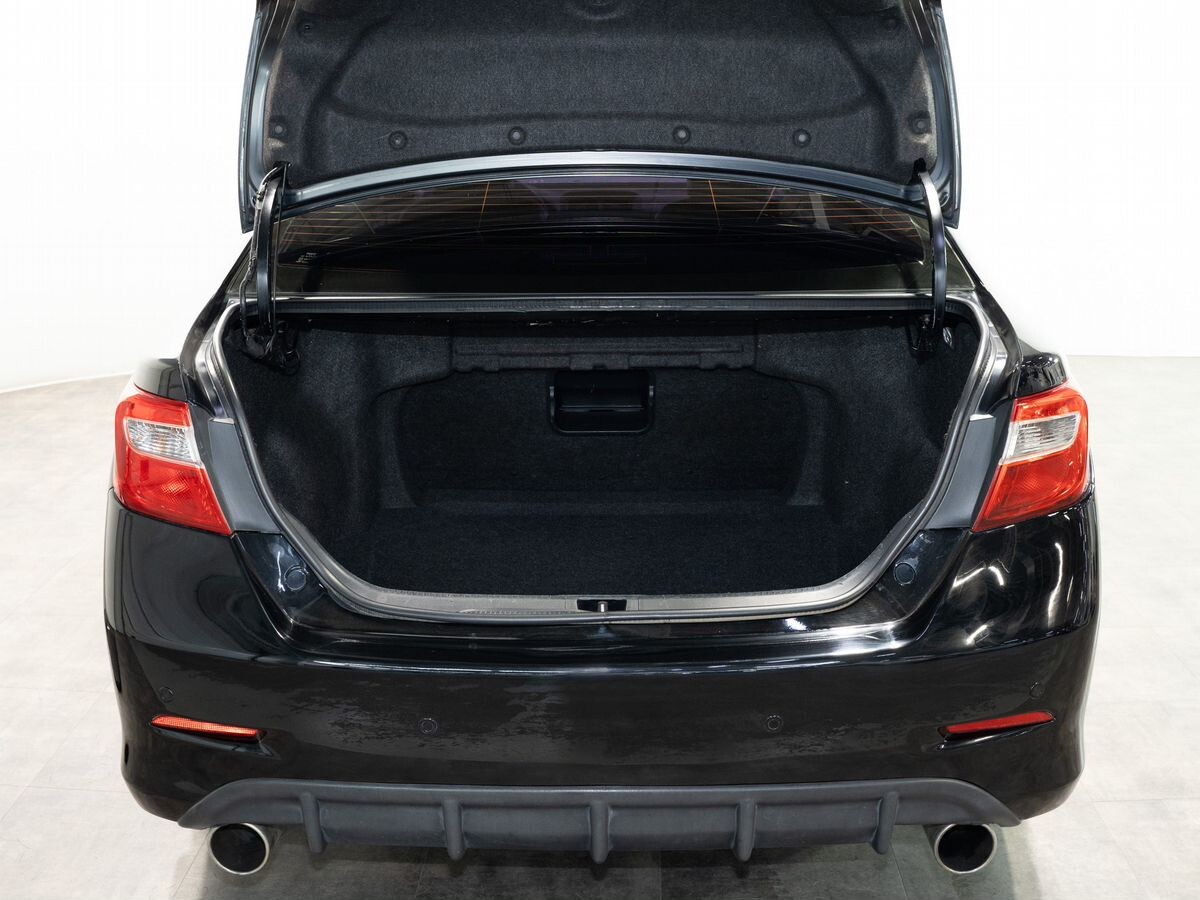 Toyota Camry 2011 - фото автомобиля