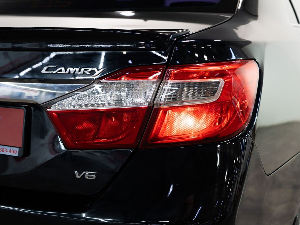 Toyota Camry 2011 - фото автомобиля