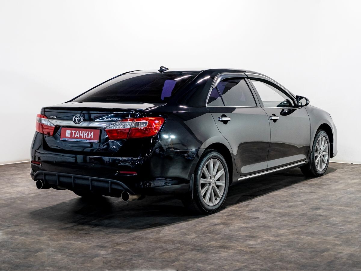 Toyota Camry 2011 - фото автомобиля