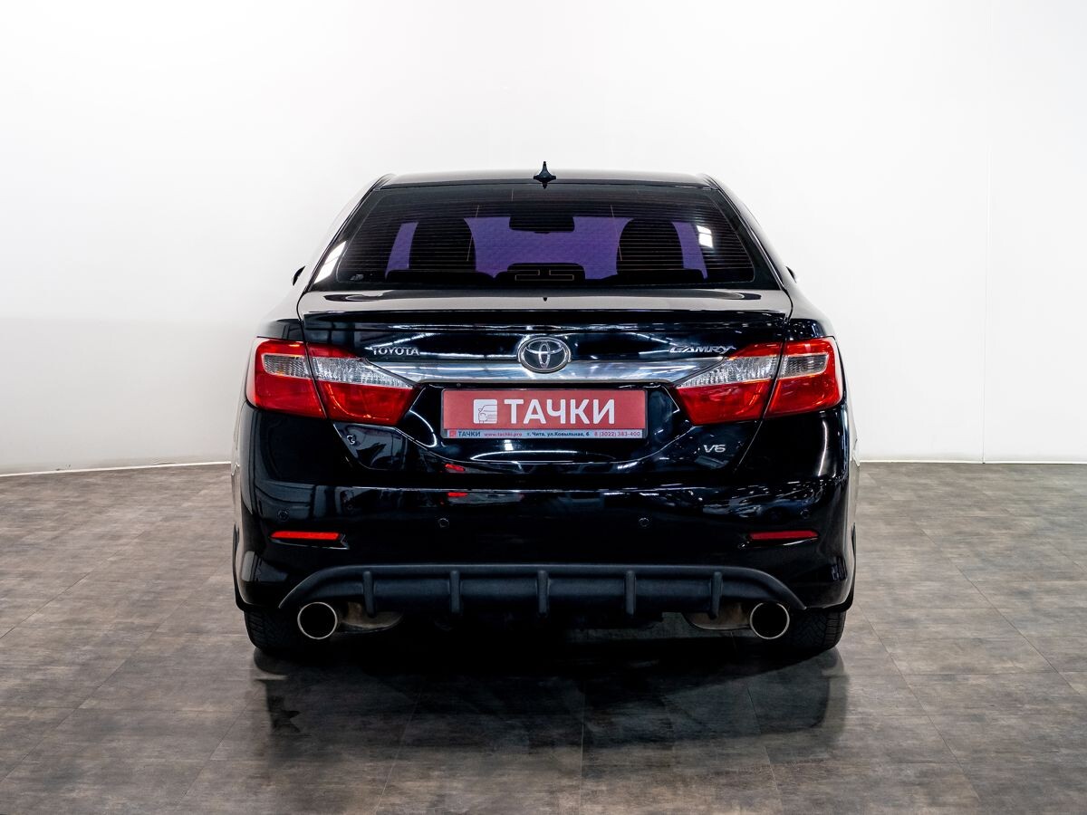 Toyota Camry 2011 - фото автомобиля