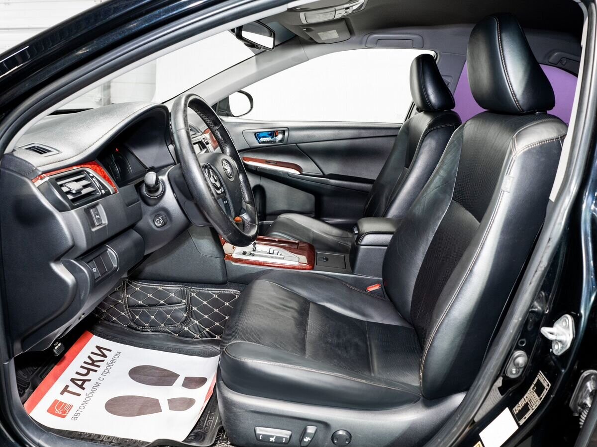 Toyota Camry 2011 - фото автомобиля