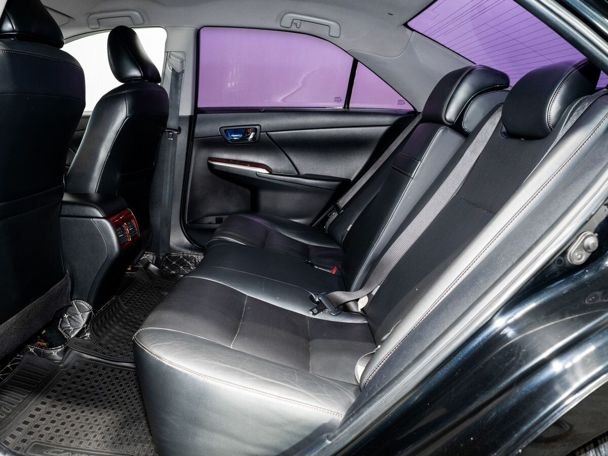 Toyota Camry 2011 - фото автомобиля