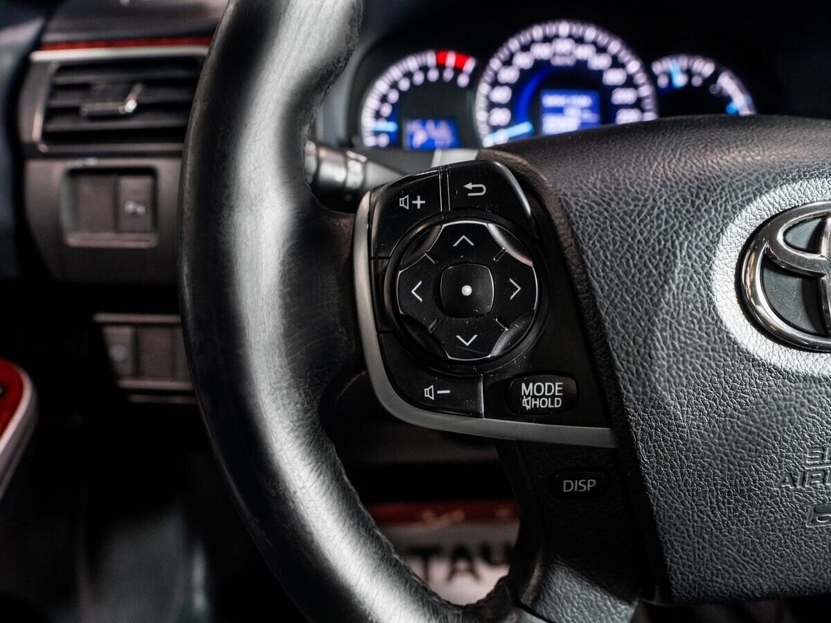 Toyota Camry 2011 - фото автомобиля