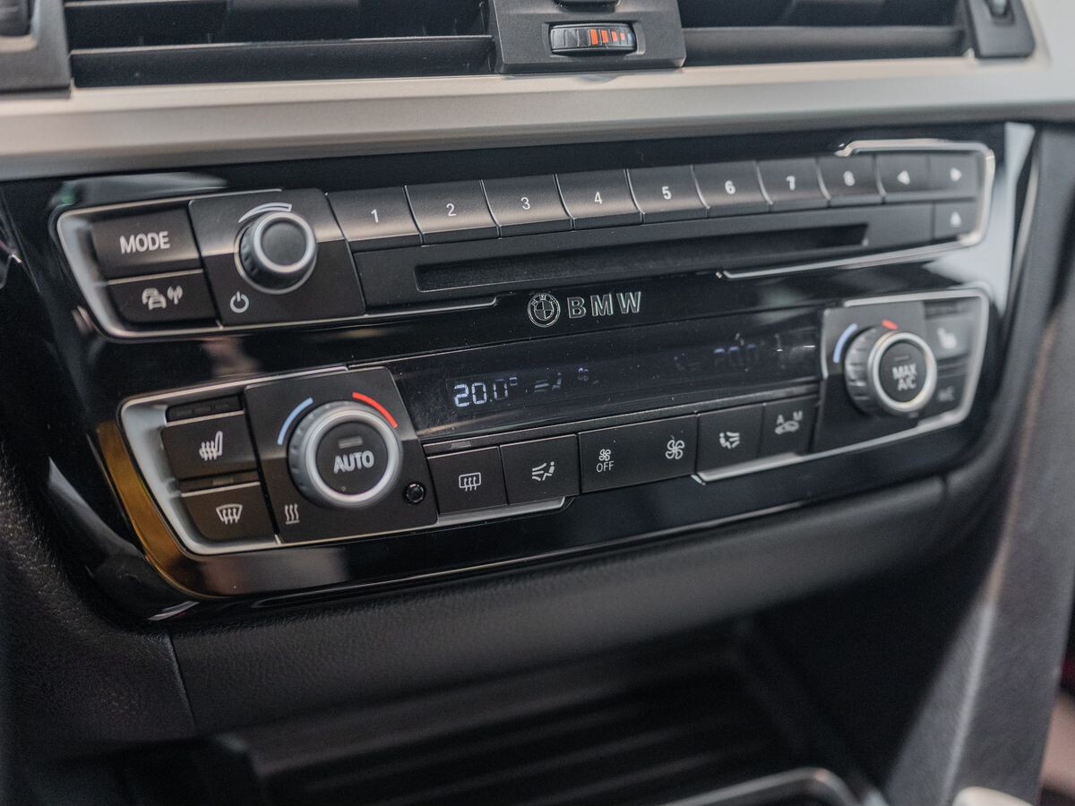 BMW 3-Series 2016 - фото автомобиля