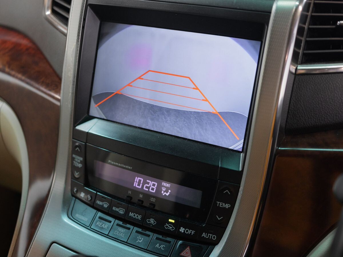 Toyota Alphard 2011 - фото автомобиля