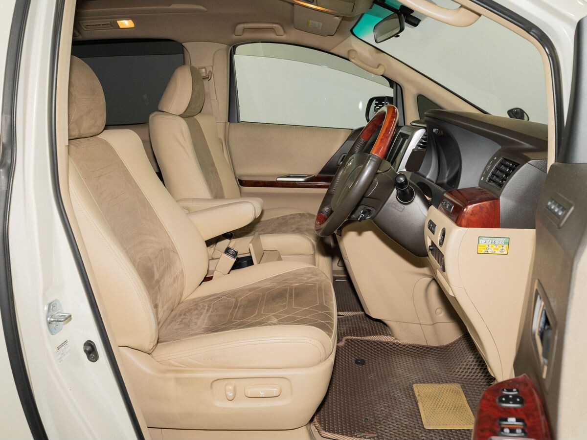 Toyota Alphard 2011 - фото автомобиля