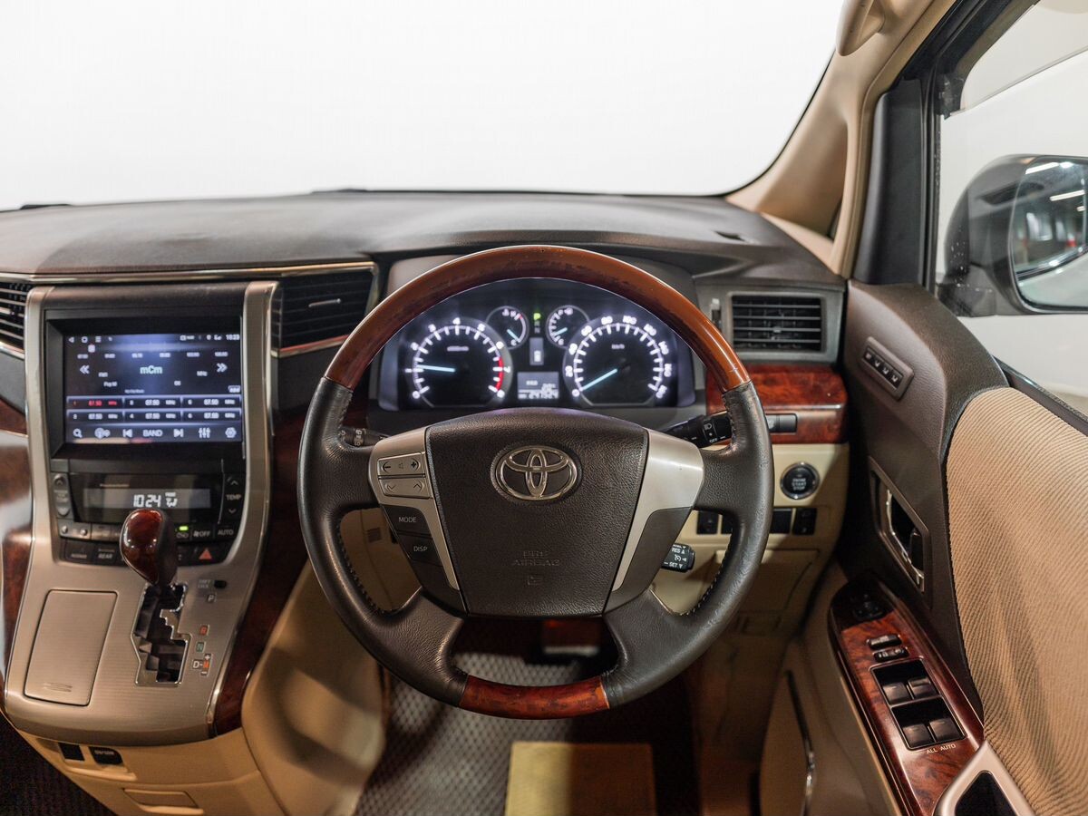 Toyota Alphard 2011 - фото автомобиля