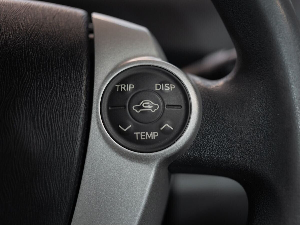 Toyota Prius 2011 - фото автомобиля