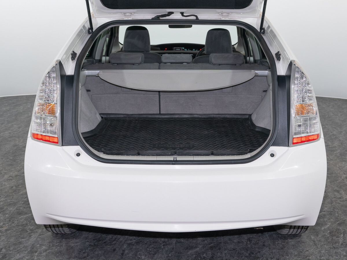 Toyota Prius 2011 - фото автомобиля