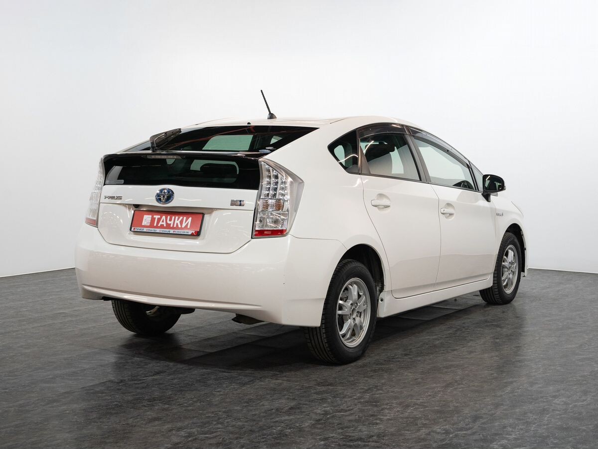 Toyota Prius 2011 - фото автомобиля