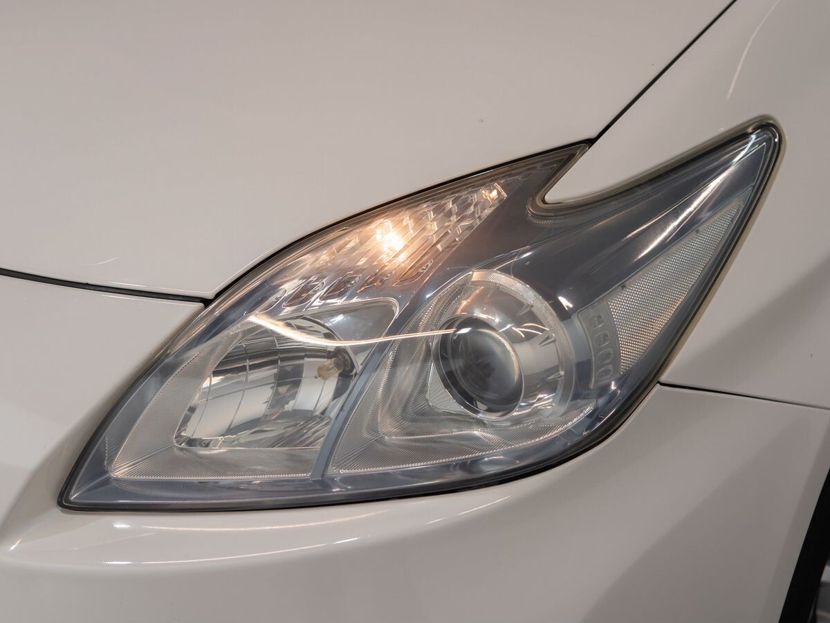 Toyota Prius 2011 - фото автомобиля