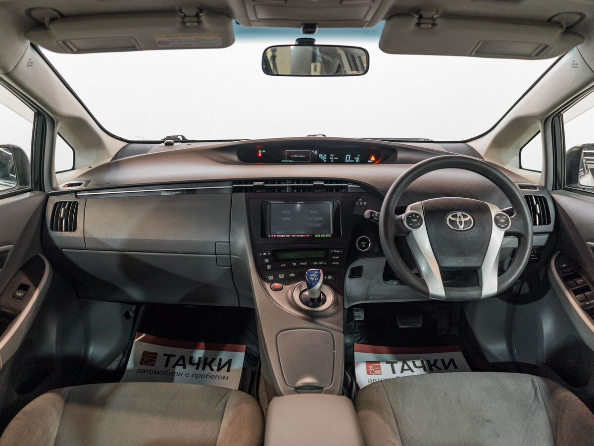 Toyota Prius 2011 - фото автомобиля
