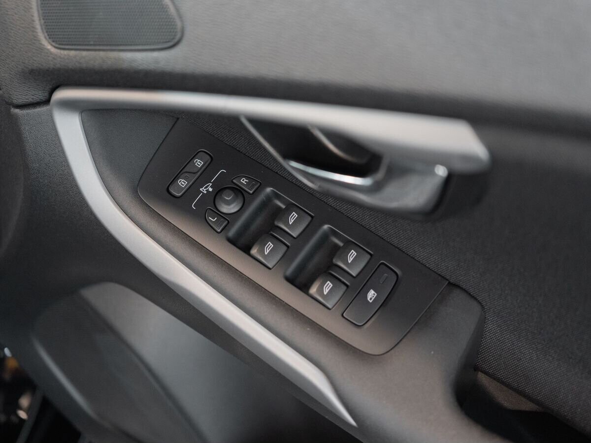 Volvo V40 2018 - фото автомобиля