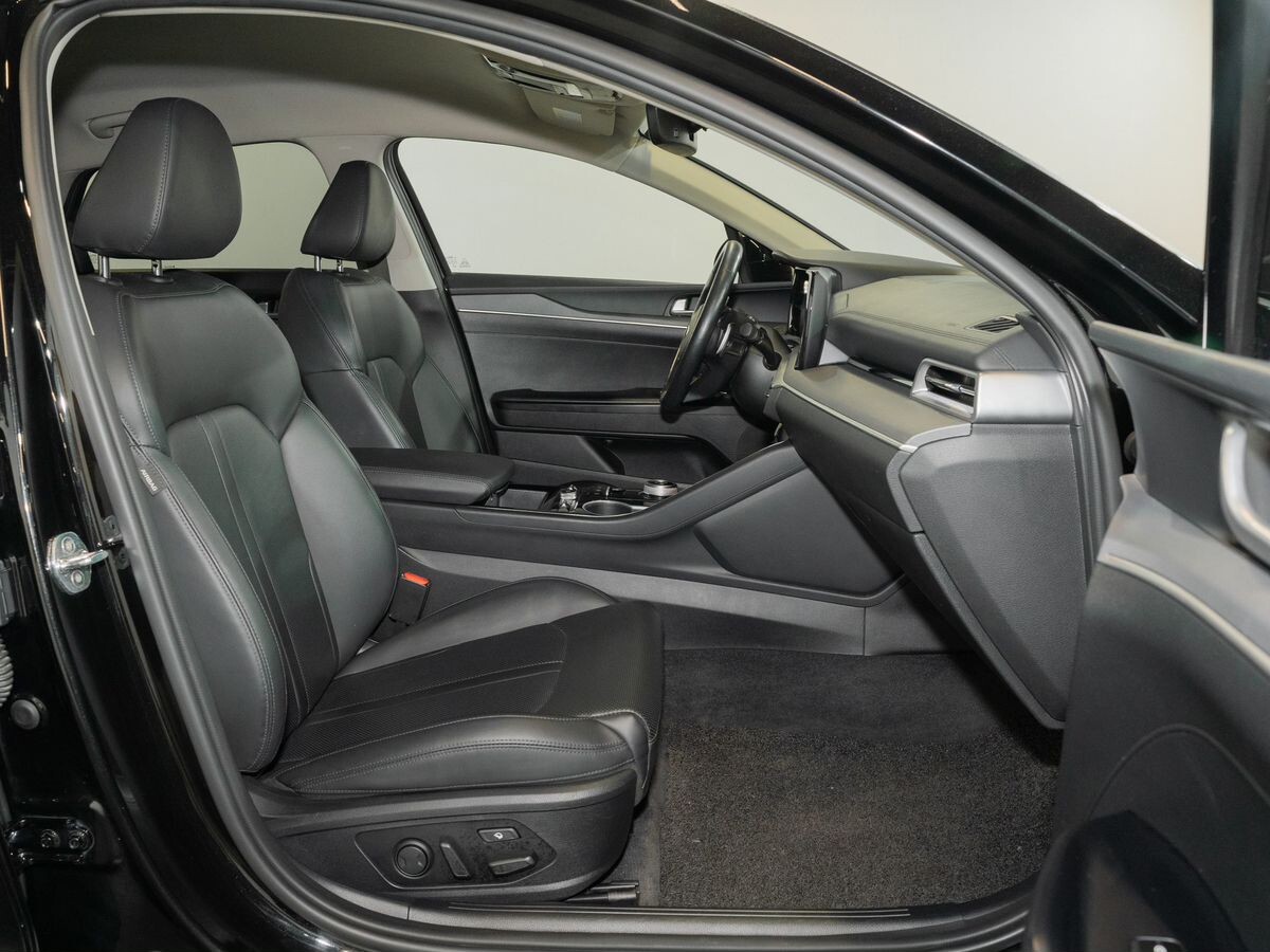 Kia K5 2020 - фото автомобиля