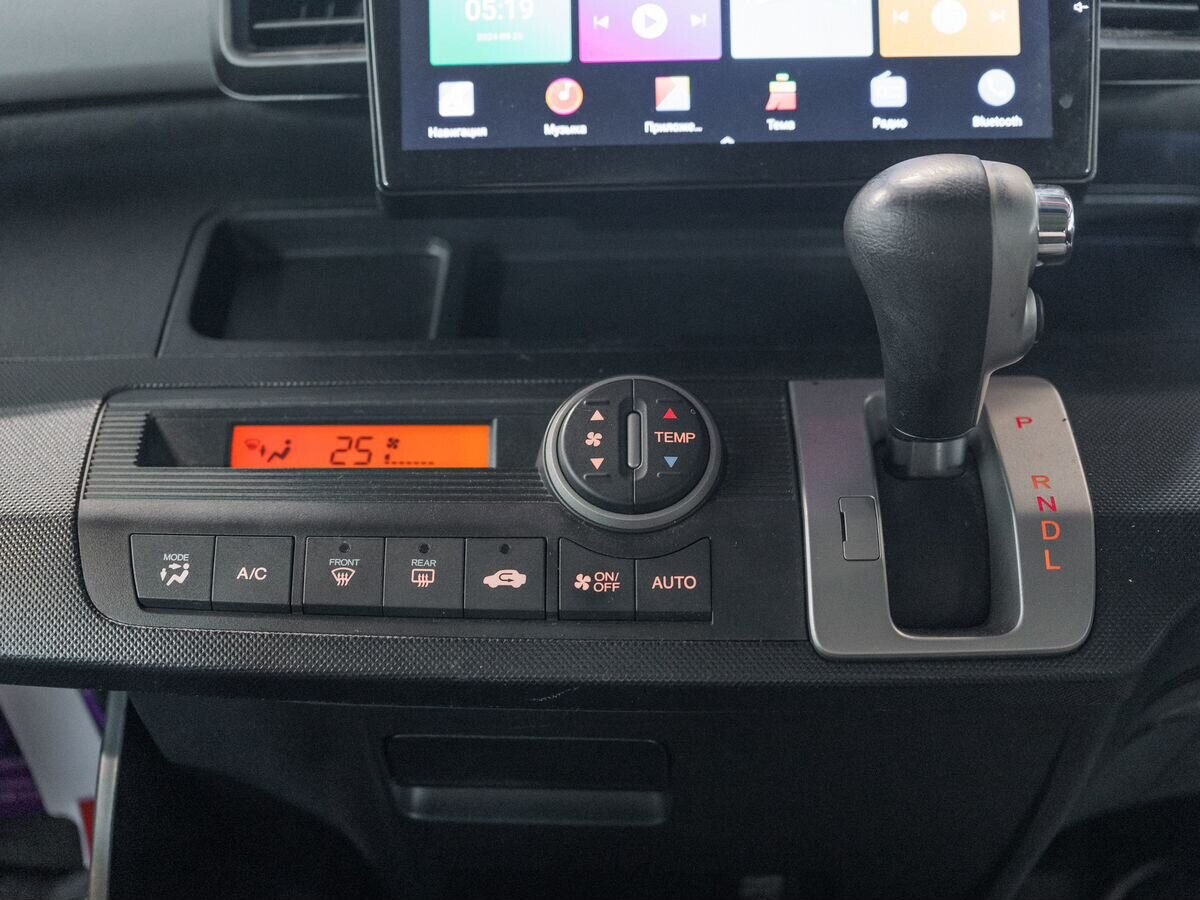 Honda Freed 2012 - фото автомобиля