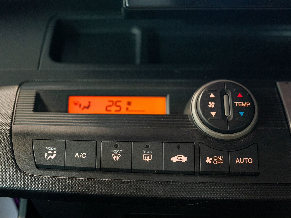 Honda Freed 2012 - фото автомобиля