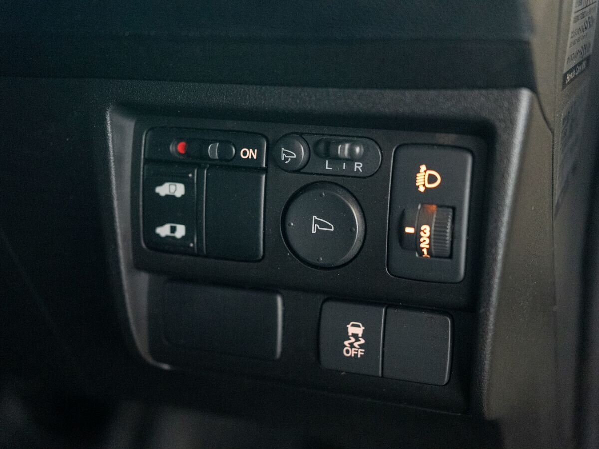 Honda Freed 2012 - фото автомобиля