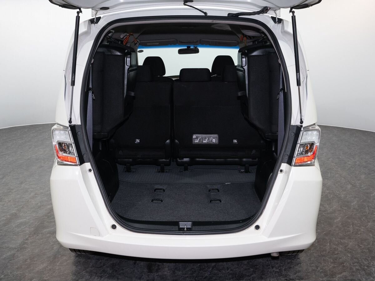 Honda Freed 2012 - фото автомобиля