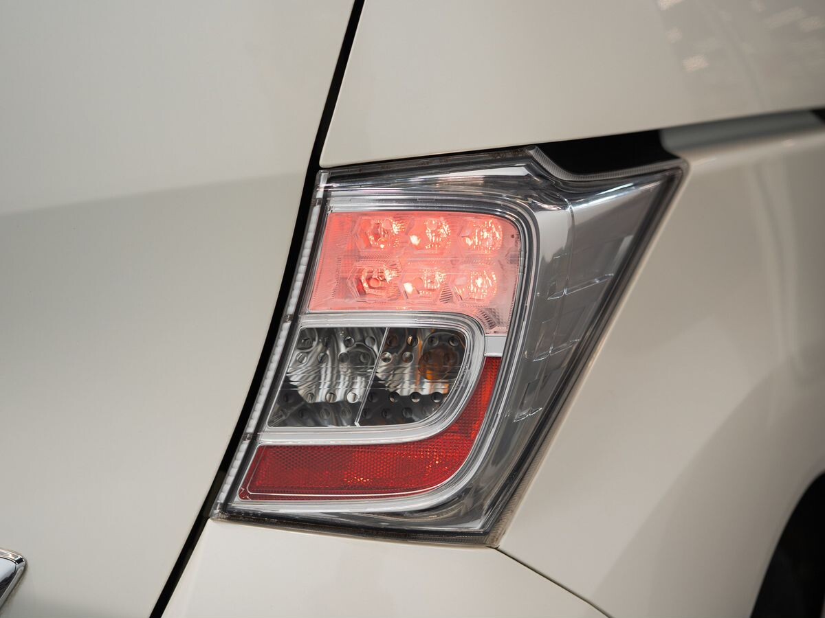 Honda Freed 2012 - фото автомобиля