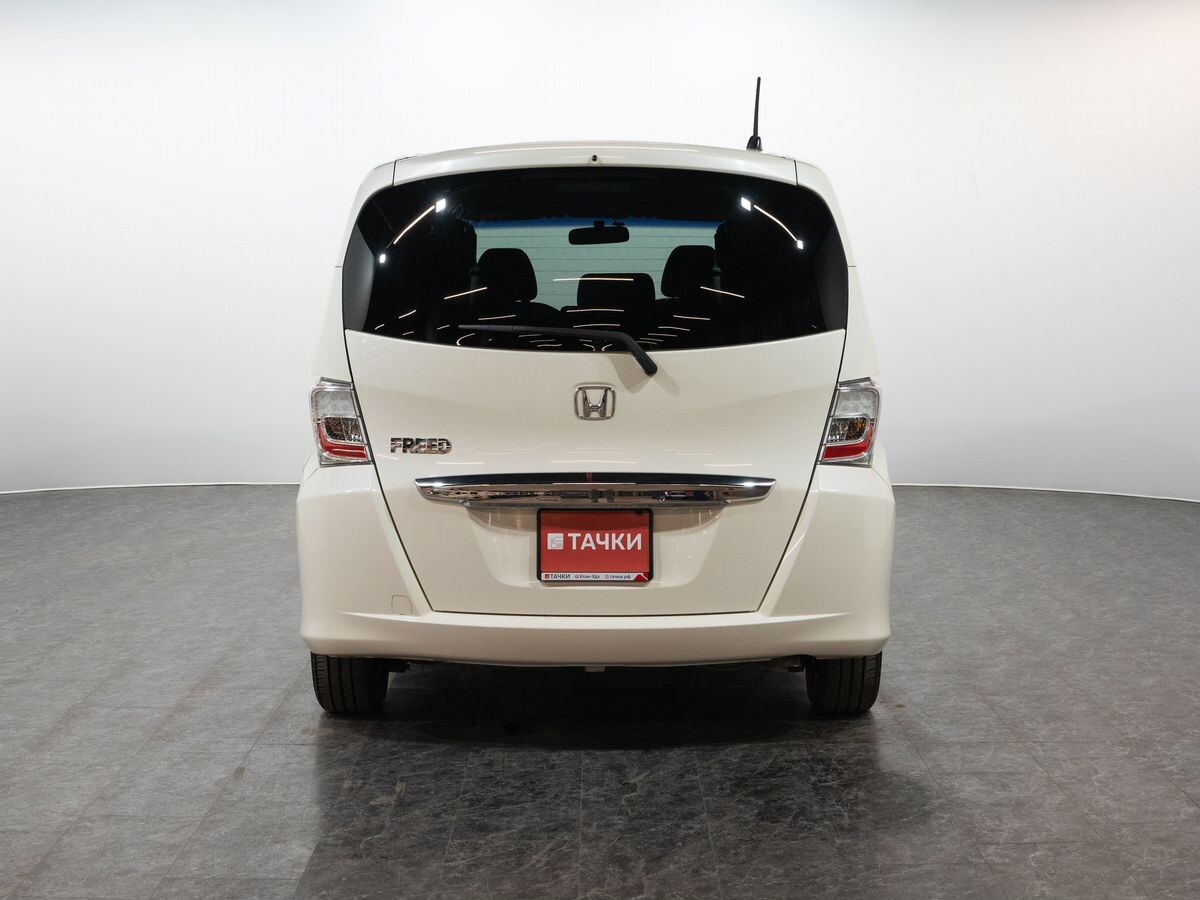 Honda Freed 2012 - фото автомобиля