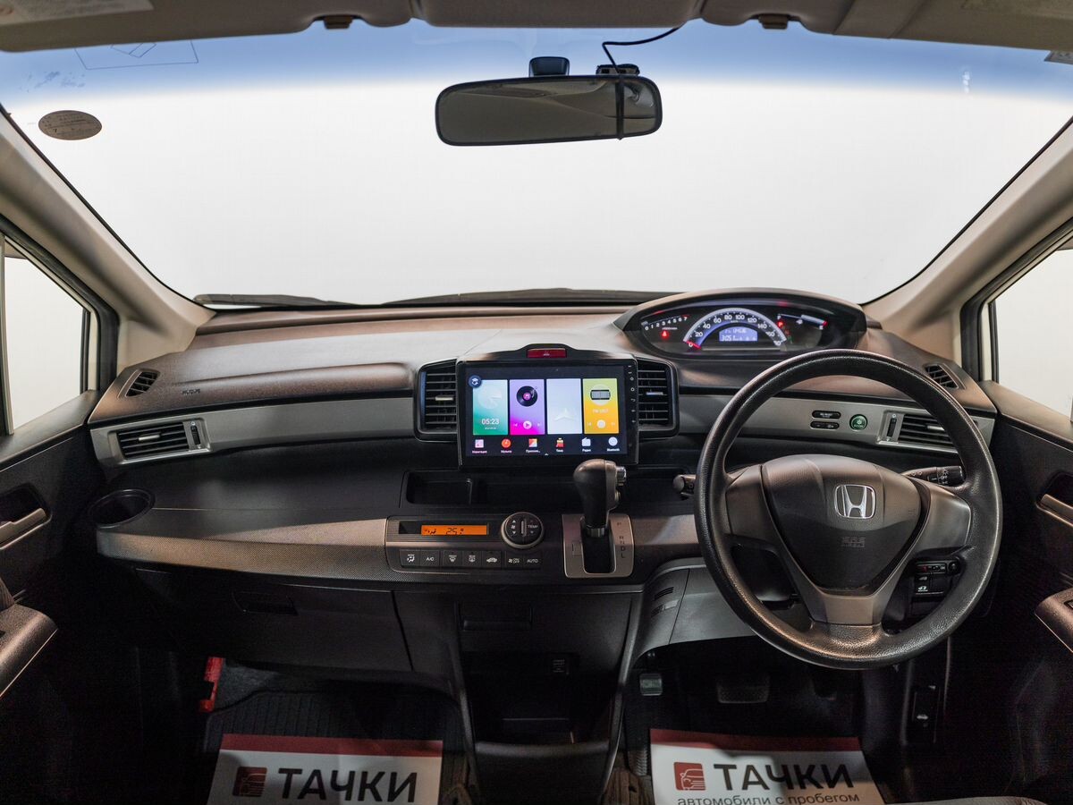 Honda Freed 2012 - фото автомобиля